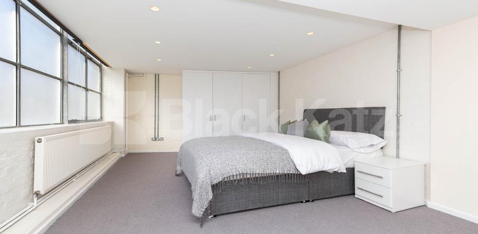 			WAREHOUSE CONVERSION IN ANGEL-OLD STREET-SHOREDITCH, 2 Bedroom, 1 bath, 1 reception Flat			 EAGLE HOUSE-EAGLE WHARF ROAD, ANGEL-OLD STREET-SHOREDITCH